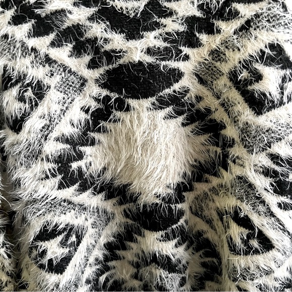 Forever 21 Sweater - Picture 3 of 5